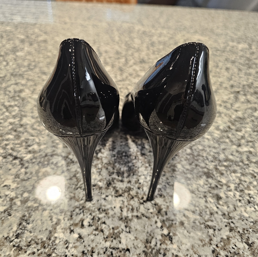 Saint Laurent Black Patent Leather Heels - Picture 2 of 5